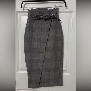 H&M pencil skirt with slit in back grey